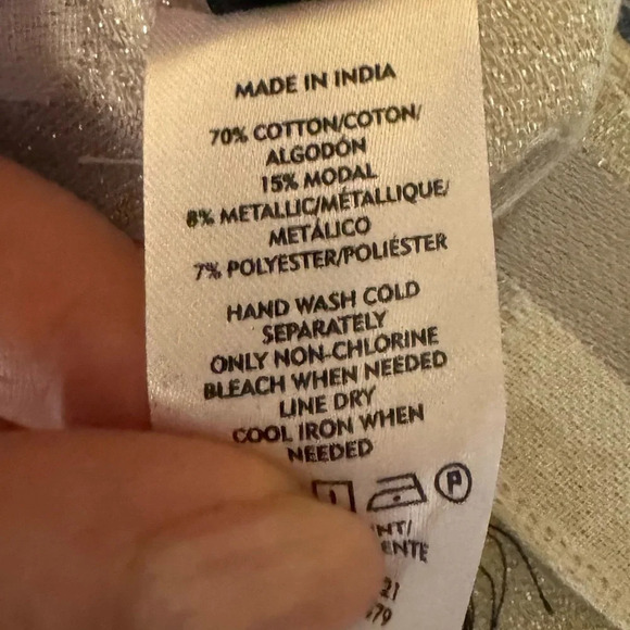 NWT - Ann Taylor - Shimmer Daisy Woven Scarf - Picture 8 of 9